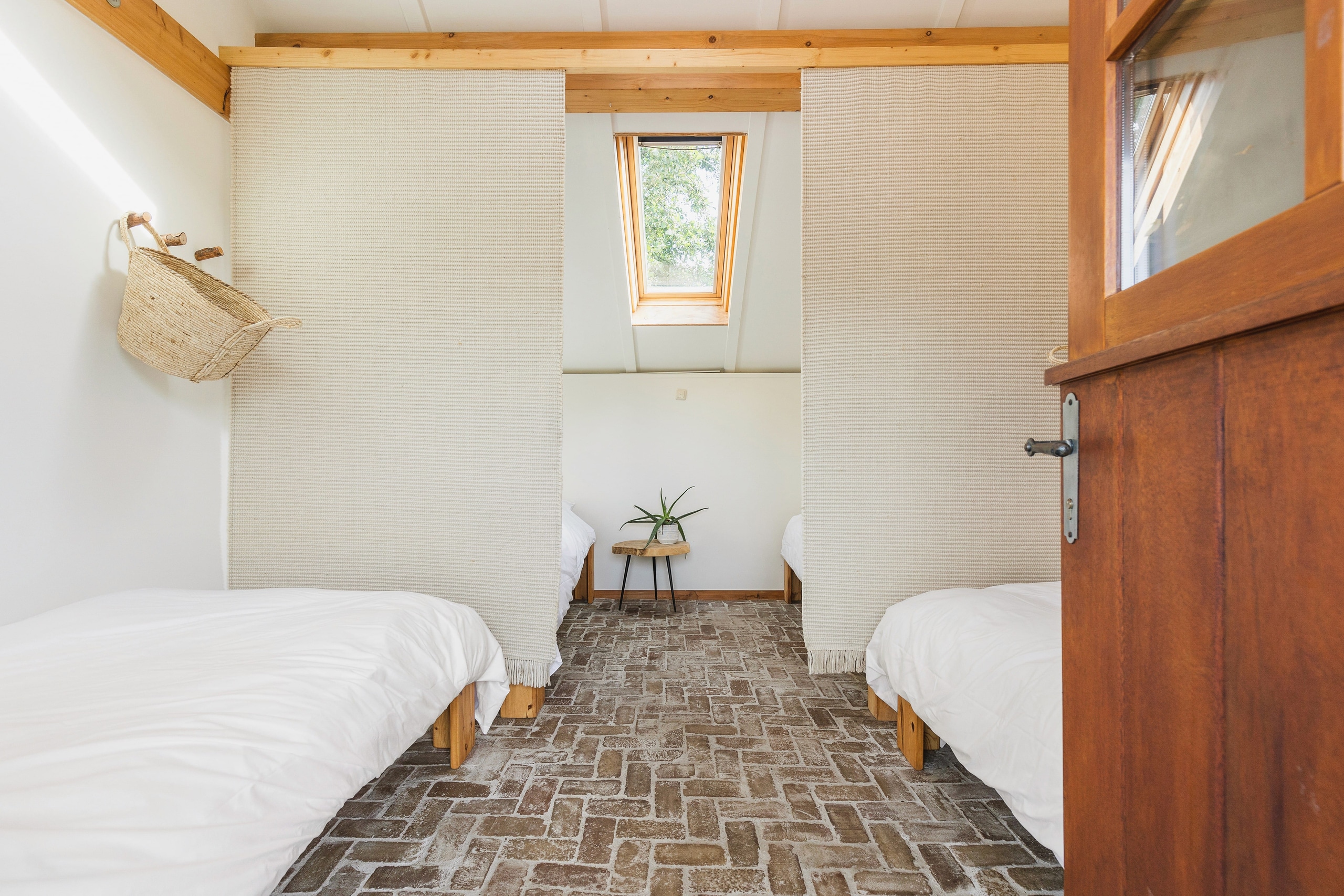 INVITING SHARED SPACES, BEDROOMS AND BATHROOMS