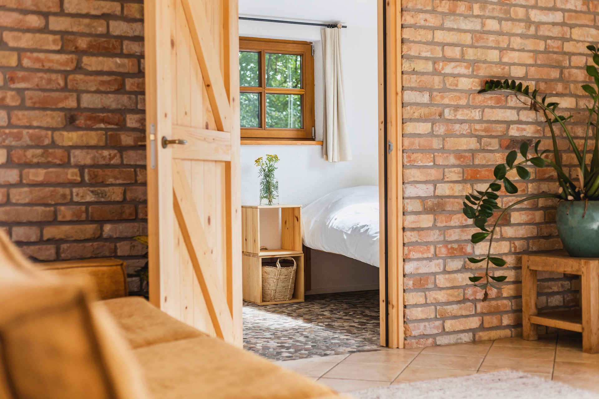 INVITING SHARED SPACES, BEDROOMS AND BATHROOMS